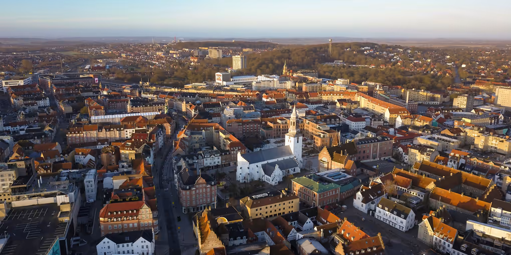 https://unsplash.com/photos/aerial-view-of-city-buildings-during-daytime-TS9iwshcI98